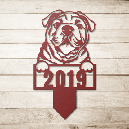 Cute_English_Bulldog_Metal_Lawn_Sign_Red_Simple_Wood_BKGD_Mockup.png_14113521